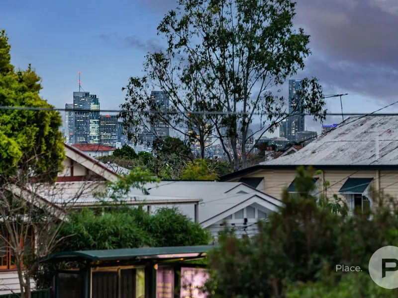 Immaculately presented 2 bedroom apartment with city views!