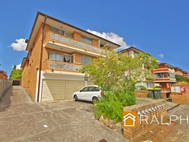 Well presented 2 bedroom residence in popular complex