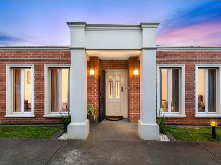 Stunning Townhouse, Ready to Move In
