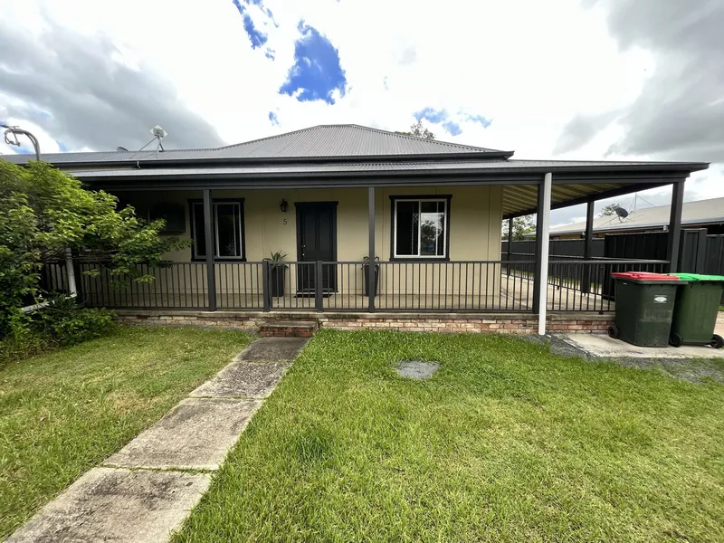 RENOVATED WITH POWER/WATER/LAWNS INCLUDED IN RENT!