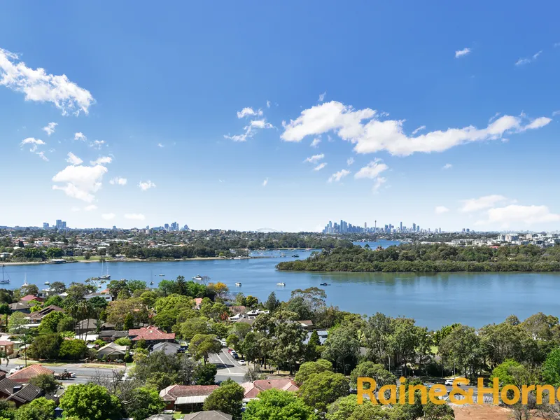 Inspiring Panoramic City and Waterviews Two Bedrooms with study room