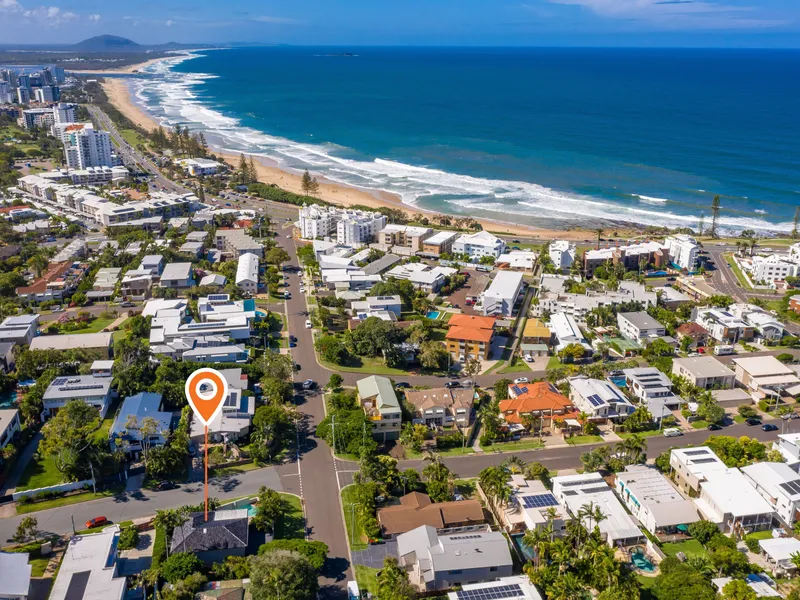 “GOLDEN OPPORTUNITY IN THE GOLDEN TRIANGLE” – ALEXANDRA HEADLAND, SAY NO MORE!