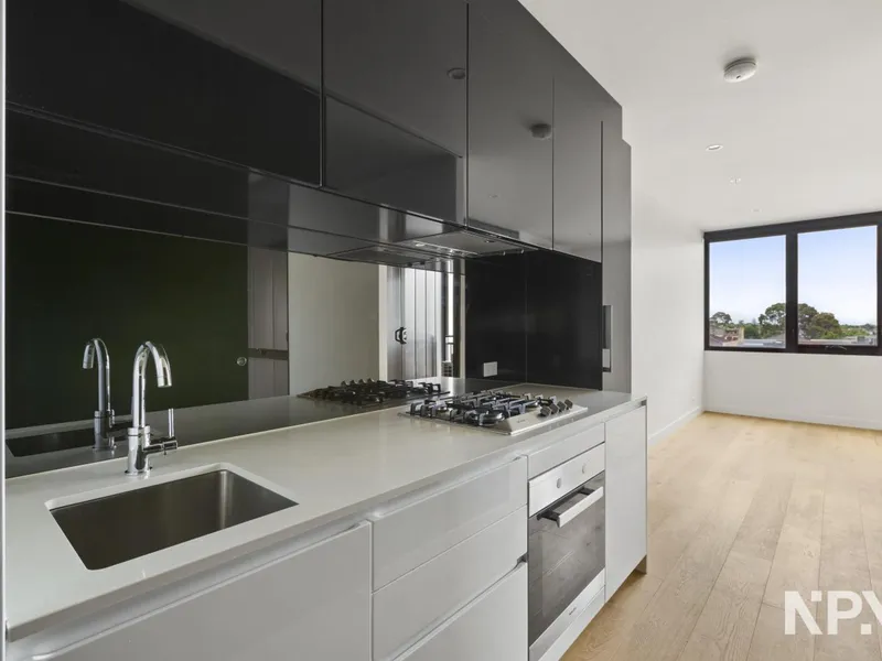 One Bedroom Apartment including Carspace, Located In Hawthorne East!