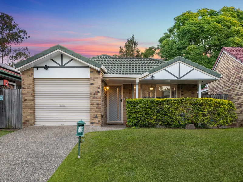 **AVAILABLE** Well Maintained Home, Close To Everything On Tidy 320m2 With Plenty Of Upgrades! BE QUICK!!!