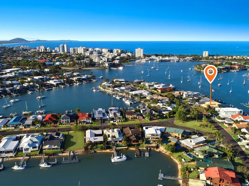 SOLID ORIGINAL HOME IN MOOLOOLABA’S HOTTEST AND MOST TIGHTLY HELD STREET!