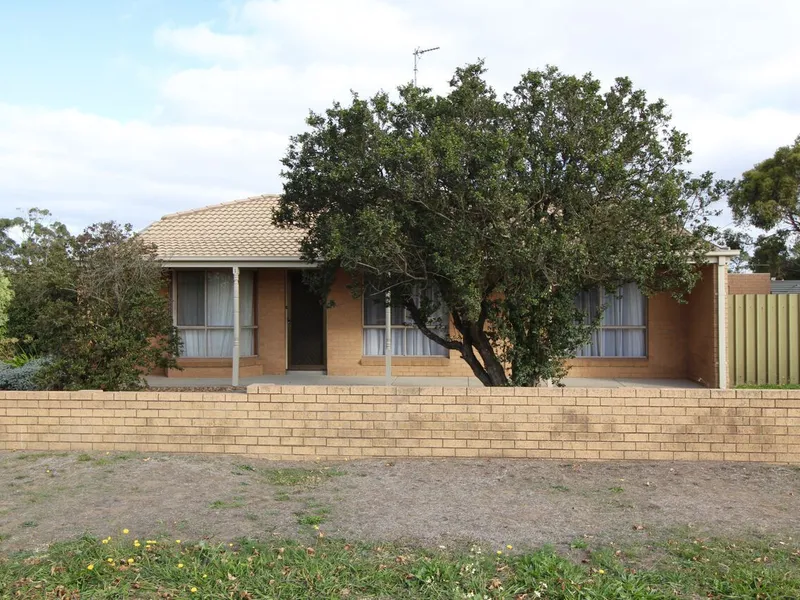 2 bedroom Unit with single remote garage