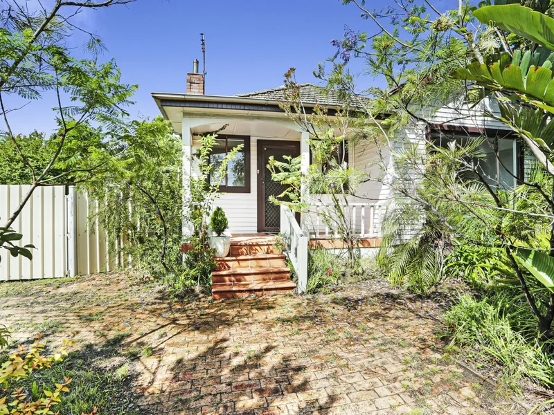 Character-filled family home in an unbeatable location!
