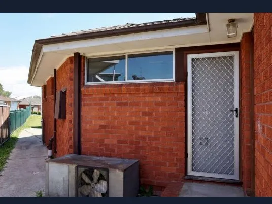 SPACIOUS AND CLEAN HOME / GRANNY