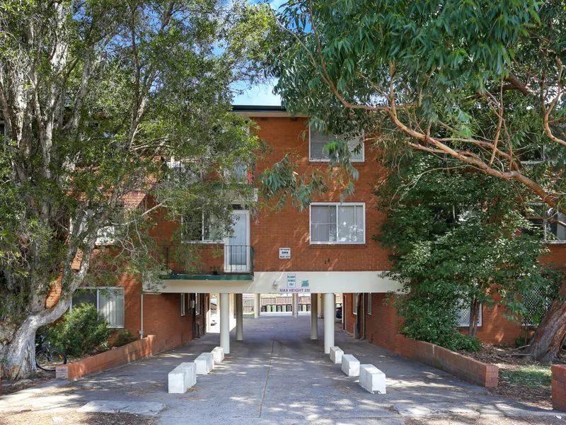 RENOVATED TWO BEDROOM APARTMENT