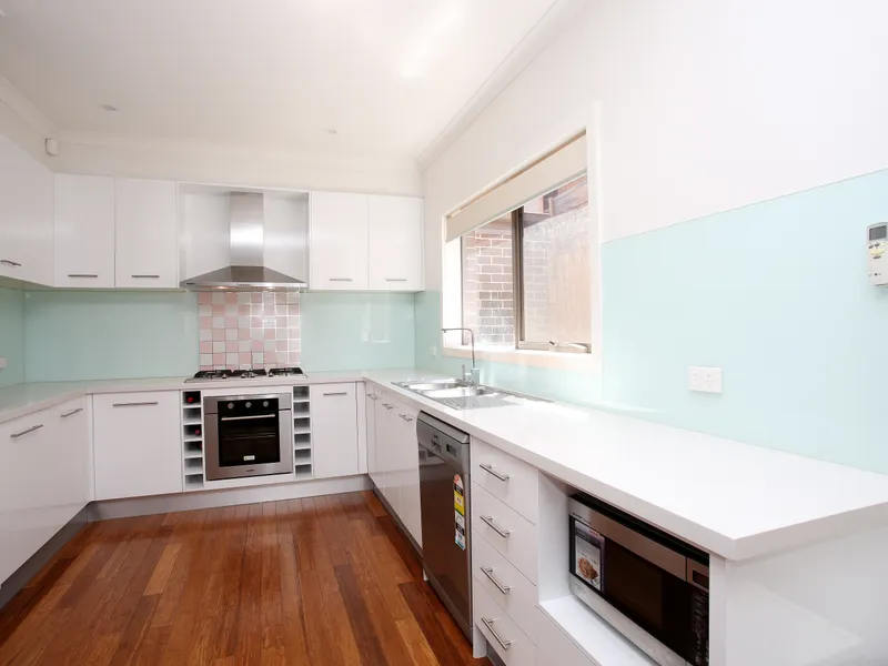 Spectacular Home In Prime Position!