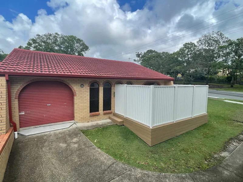 Beautifully Rennovated, Spacious Townhouse