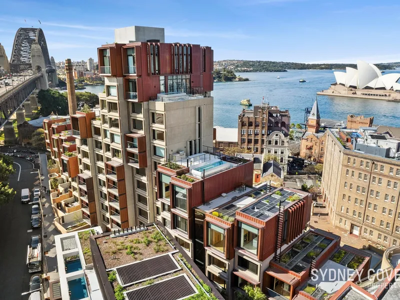 COMTEMPORARY LIVING IN THE ROCKS | Unfurnished
