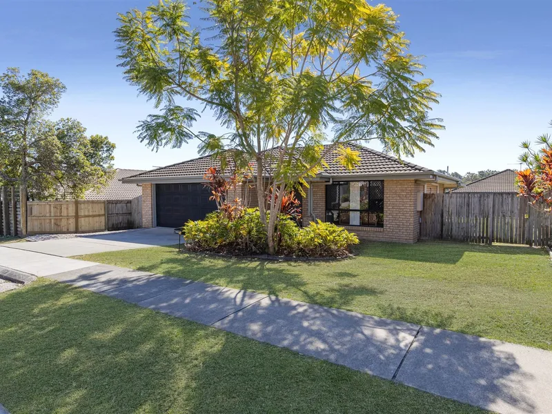 Large Open Plan Family Home with North Easterly Back Yard