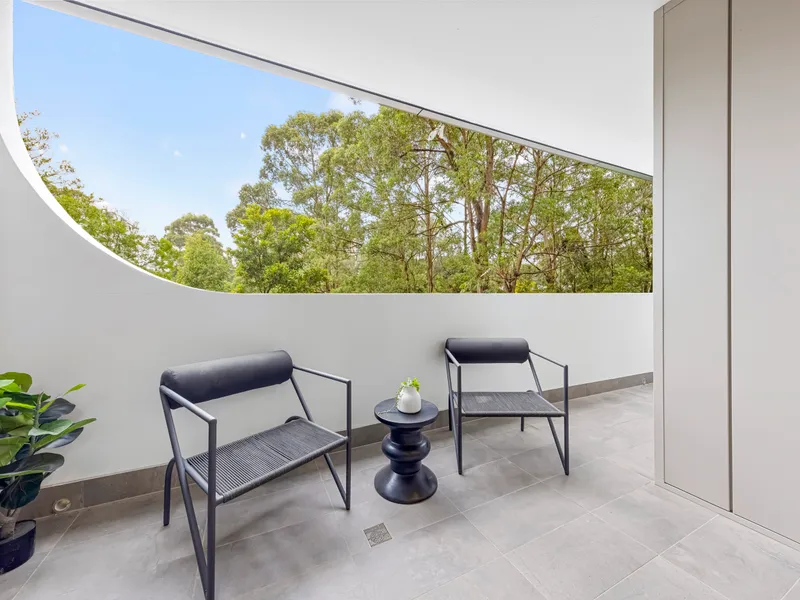 Brand New Stunning 2 Bedrooms Apartment in Prime Location! Just Listed!