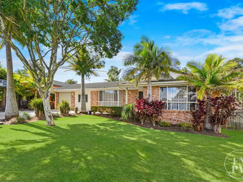 FAMILY HOME COMPLETE WITH POOL