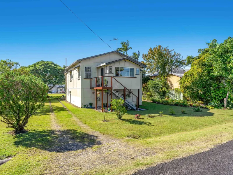 Renovated & Ready to go; Charming Riverside Retreat