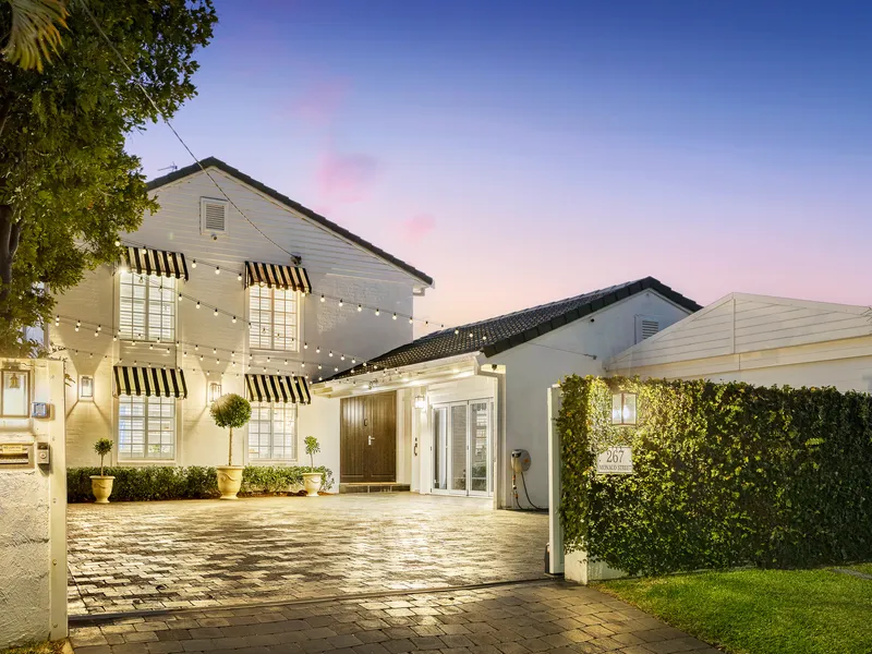 Renovated Hamptons-style Family House on Blue Ribbon Street