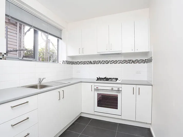 Renovated one bedroom apartment in funky Fitzroy