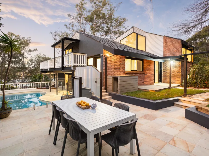 Family entertainer; sensational Pittwater backdrop