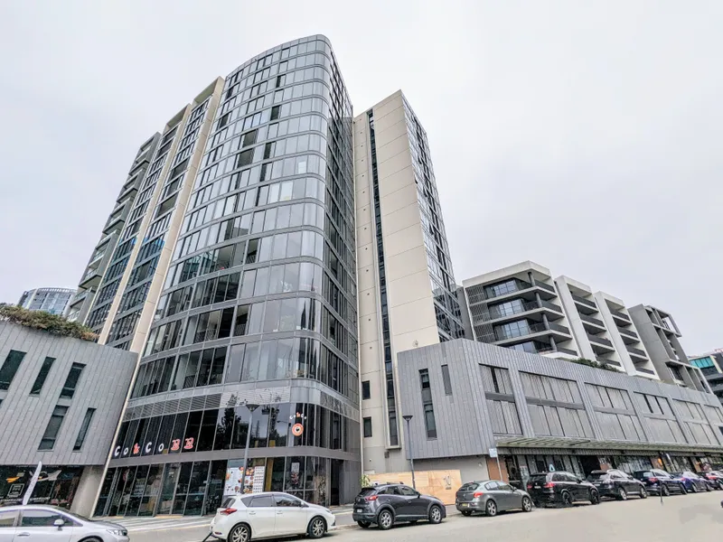 “Styling apartment in the best location in WWP”