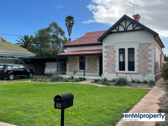 STUNNING THREE BEDROOM HOME