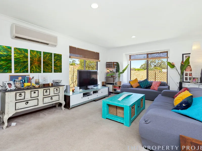 Your Coastal Home Awaits!