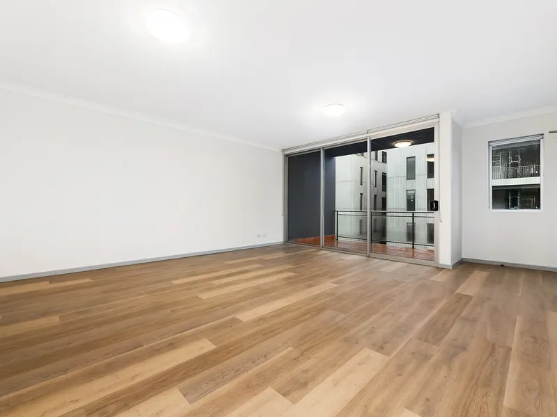 Freshly Updated Spacious & Modern Three Bedroom Apartment