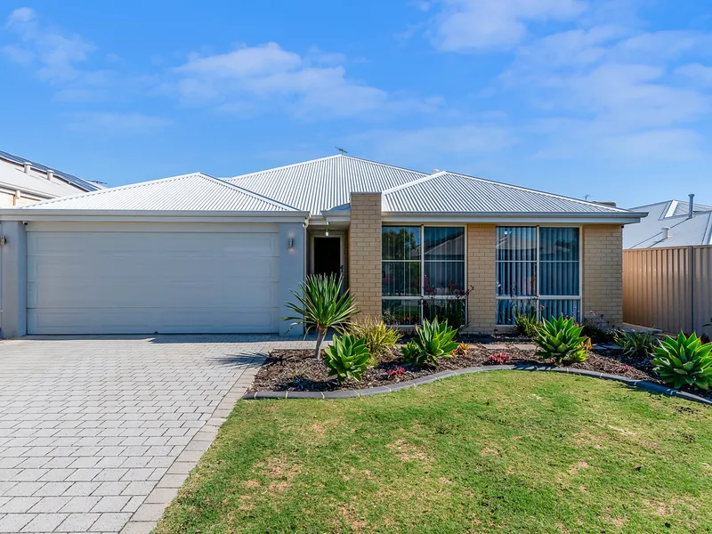 MODERN FAMILY HOME IN THE POPULAR PARKLAND HEIGHTS ESTATE
