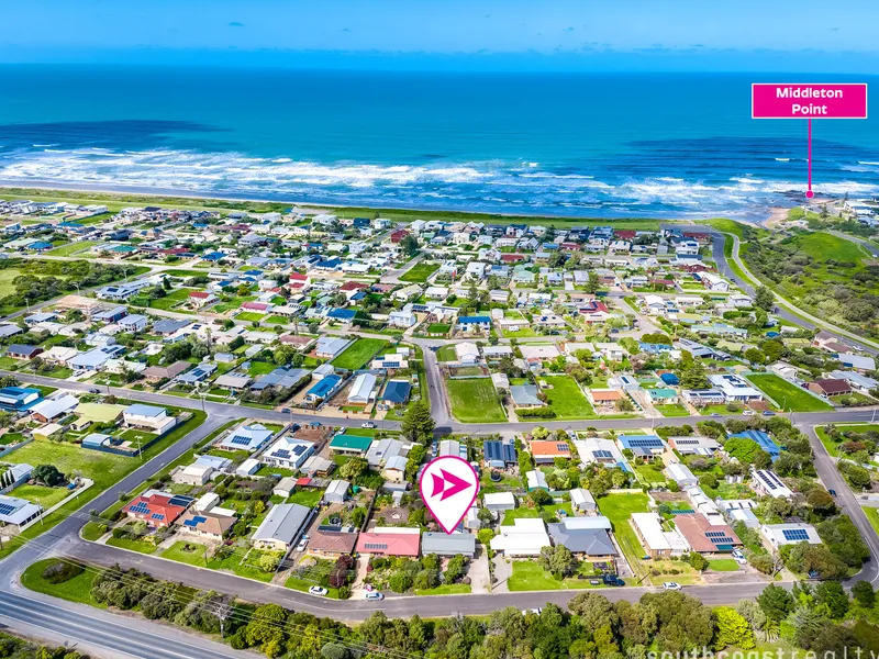 Searching for your beach getaway in Middleton? Look no further - this one ticks all the boxes.