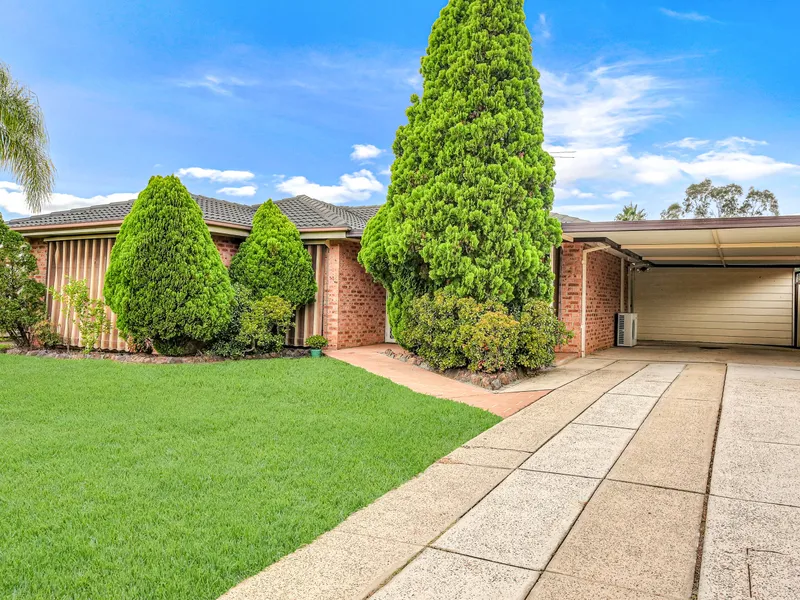 Beautiful Family Home  with a Pool!!