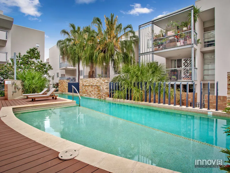 Fabulous Fringe City Unit With City Views & A Truly Perfect Position