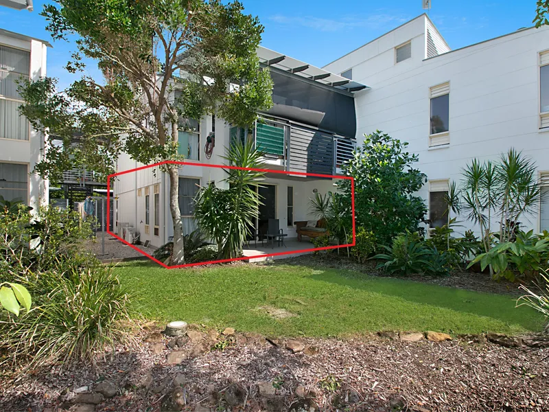 Ground Floor Mainwaring Apartment Overlooking Park