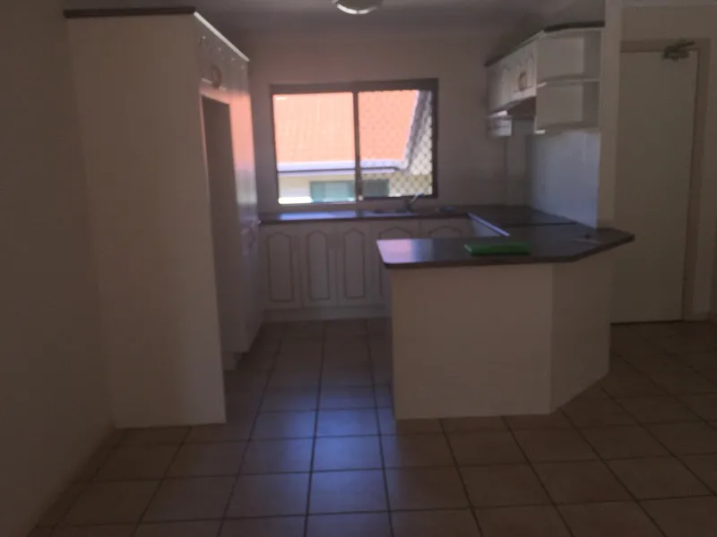 Clayfield living in quiet complex - 2 Bedroom spacious unit  - Call to inspect