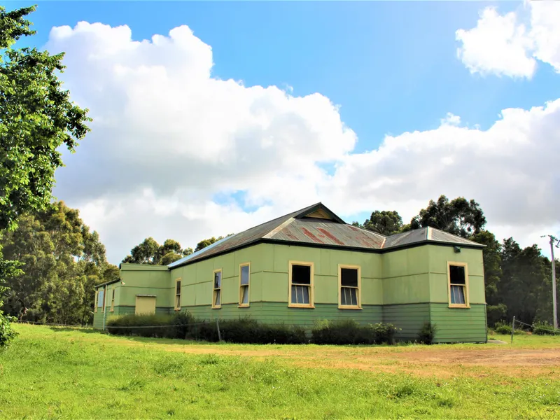UNIQUE COLAC DISTRICT PROPERTY