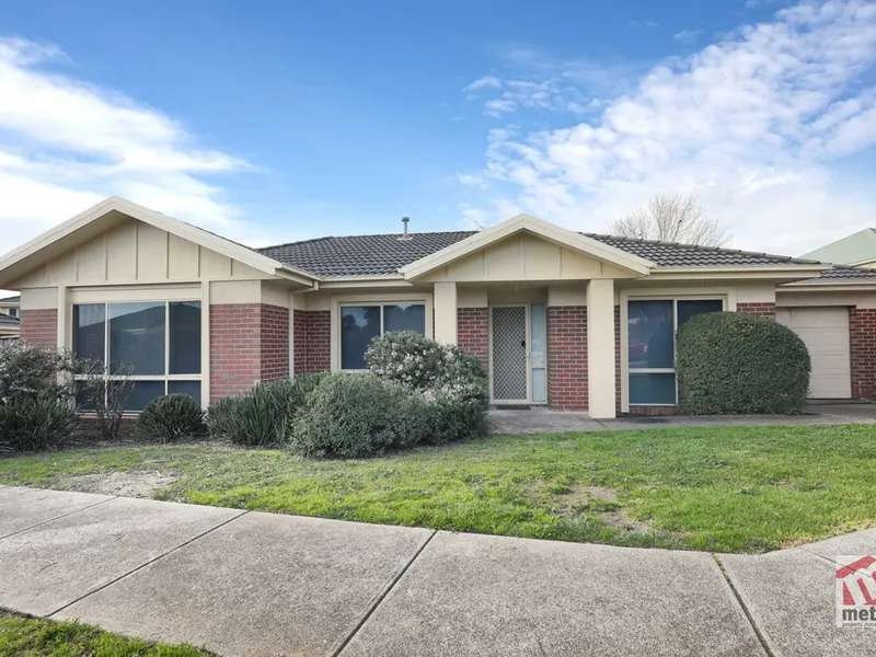 SPACIOUS THREE BEDROOM!