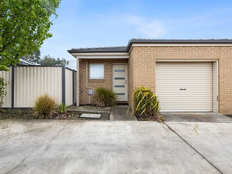 Two Bedrooom Townhouse in Popular Canadian