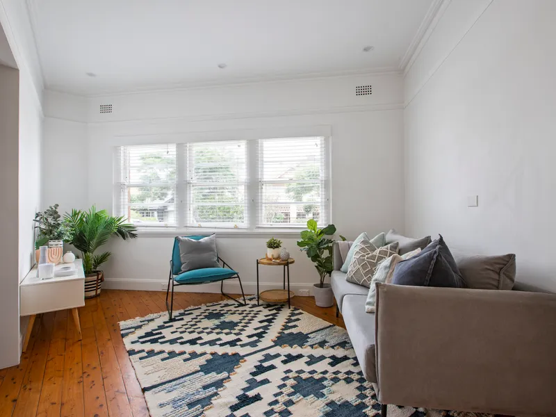 Ground floor apartment in exclusive harbourside pocket