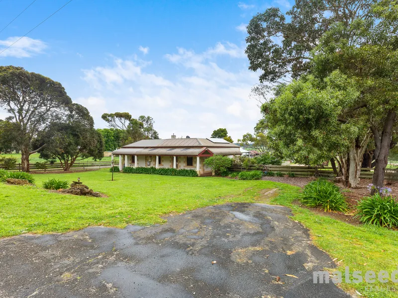 Country living close to town!