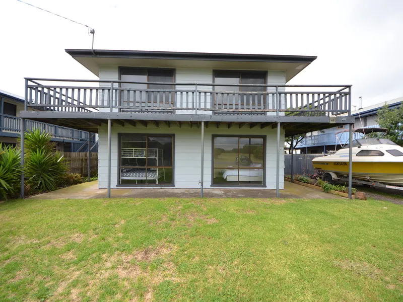 3 BEDROOM FULLY FURNISHED DOWNSTAIRS UNIT 