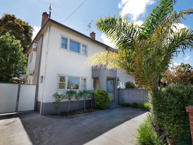 Family Living with Art Deco Flair in Elsternwick