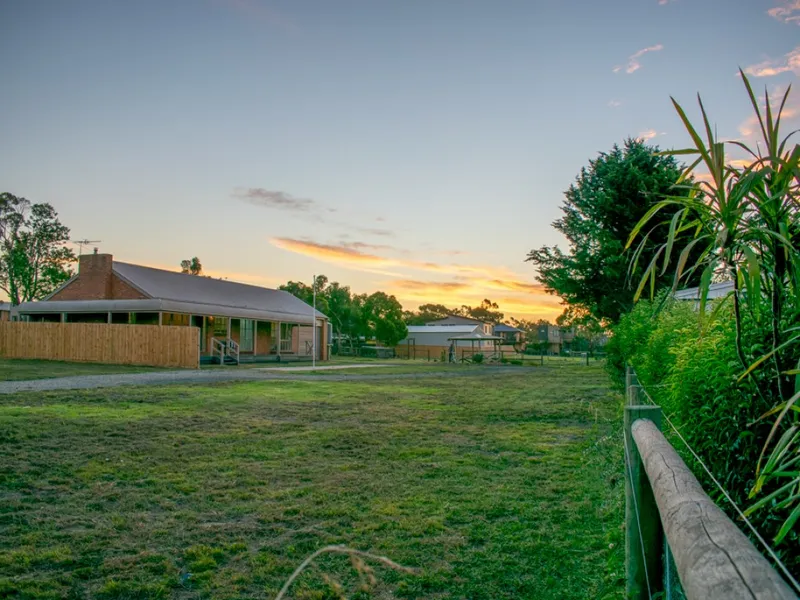 PERFECTLY POSITIONED - BEAUTIFUL HOME WITH SUBDIVISION PERMITS