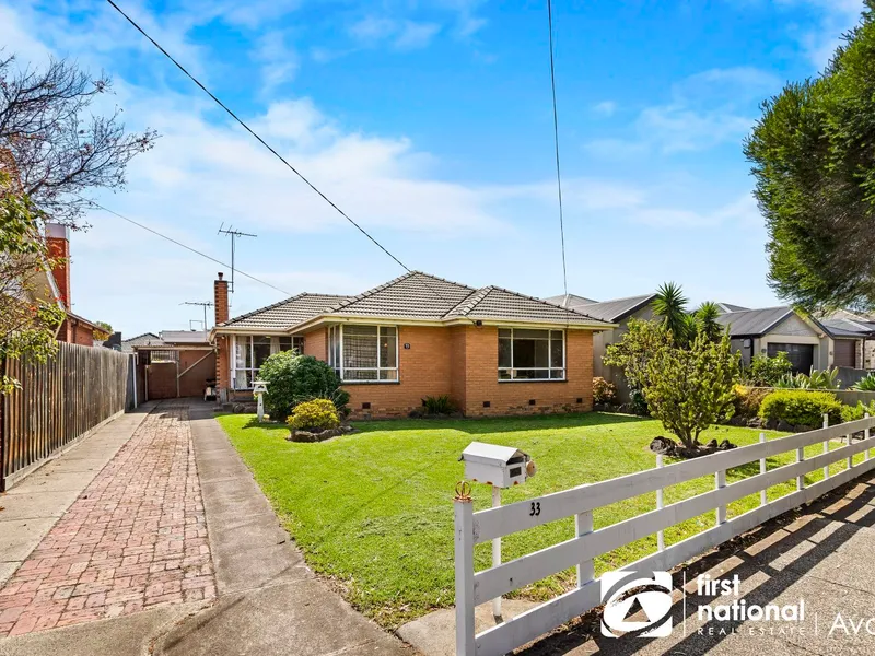 Perfect location - best of bayside living