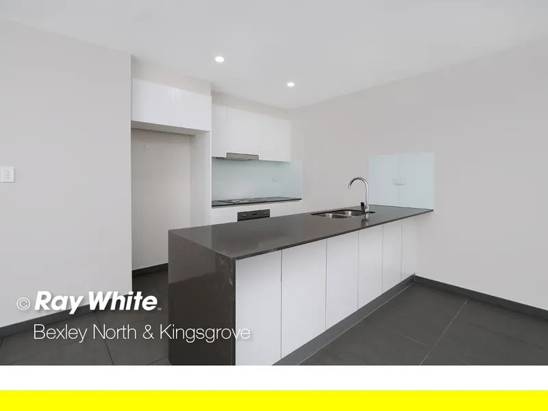 MODERN DESIGNER LIVING IN BOUTIQUE COMPLEX