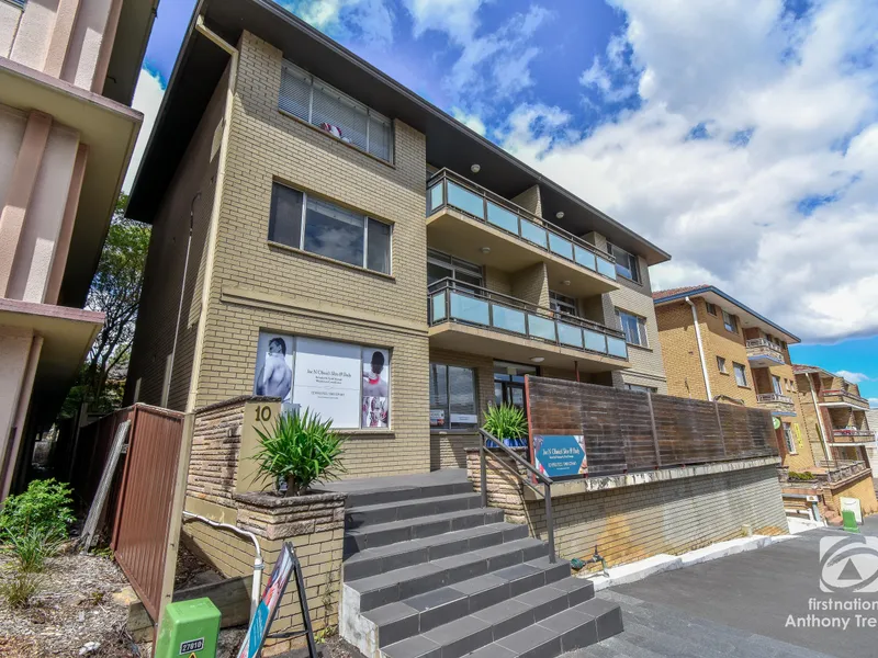 MODERN 1 BEDROOM FIRST FLOOR APARTMENT