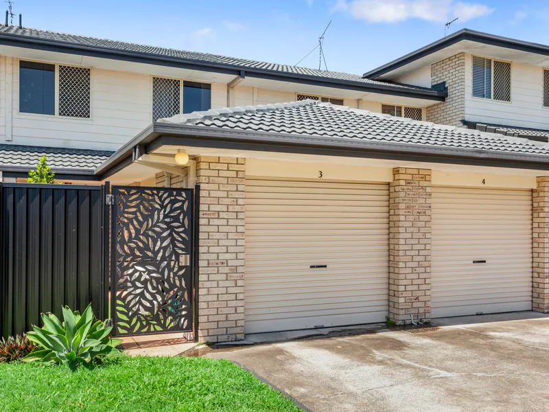 SIMPLY SENSATIONAL TOWNHOUSE - LOOK NO FURTHER!