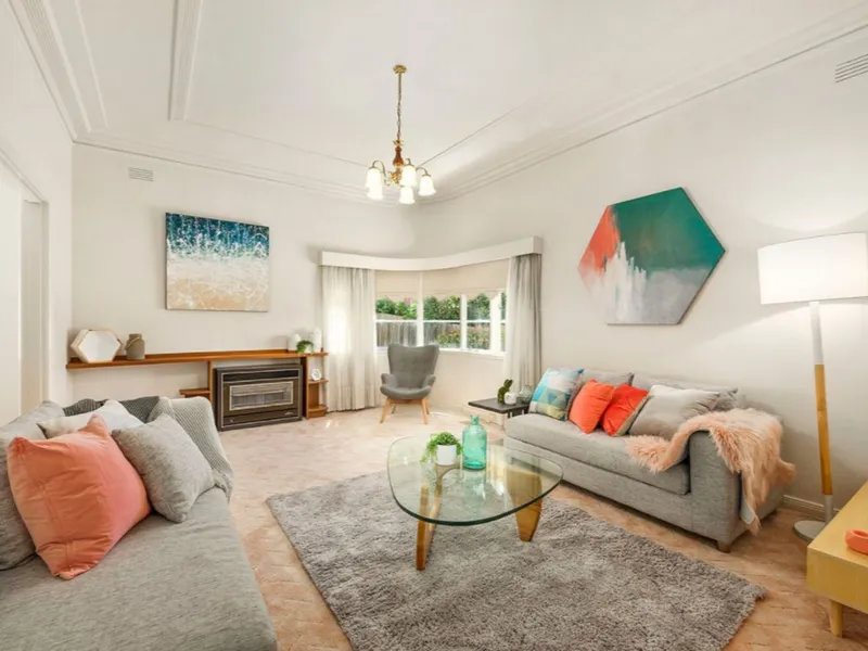 ART DECO LARGE TWO BEDROOM APARTMENT | HAVEN AGENTS