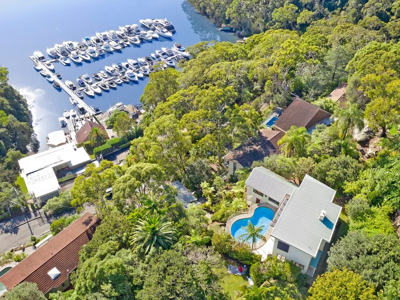 Rare opportunity, maximising superb views, resort living and privacy