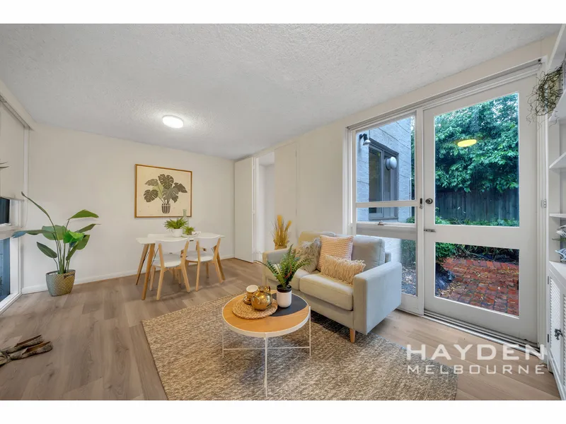 Private Oasis - Room To Move