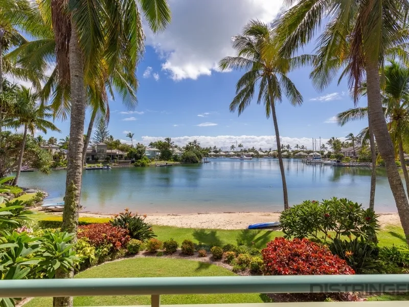 TROPICAL WATERFRONT LIVING - The Anchorage Islands'
