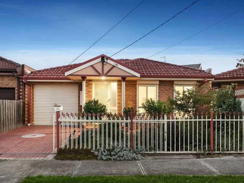 Two Bedroom Unit in Lalor!